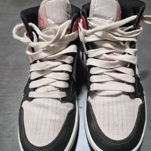 Nike Black and White Athletic Shoes